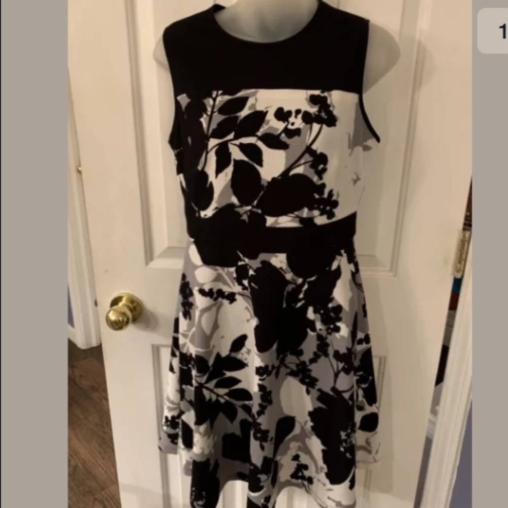 Floral Dress Sz 6 Black White sleeveless GUC